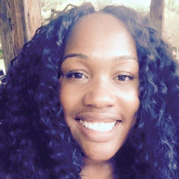 Meet your Posher, Kristen - Picture 3 of 3